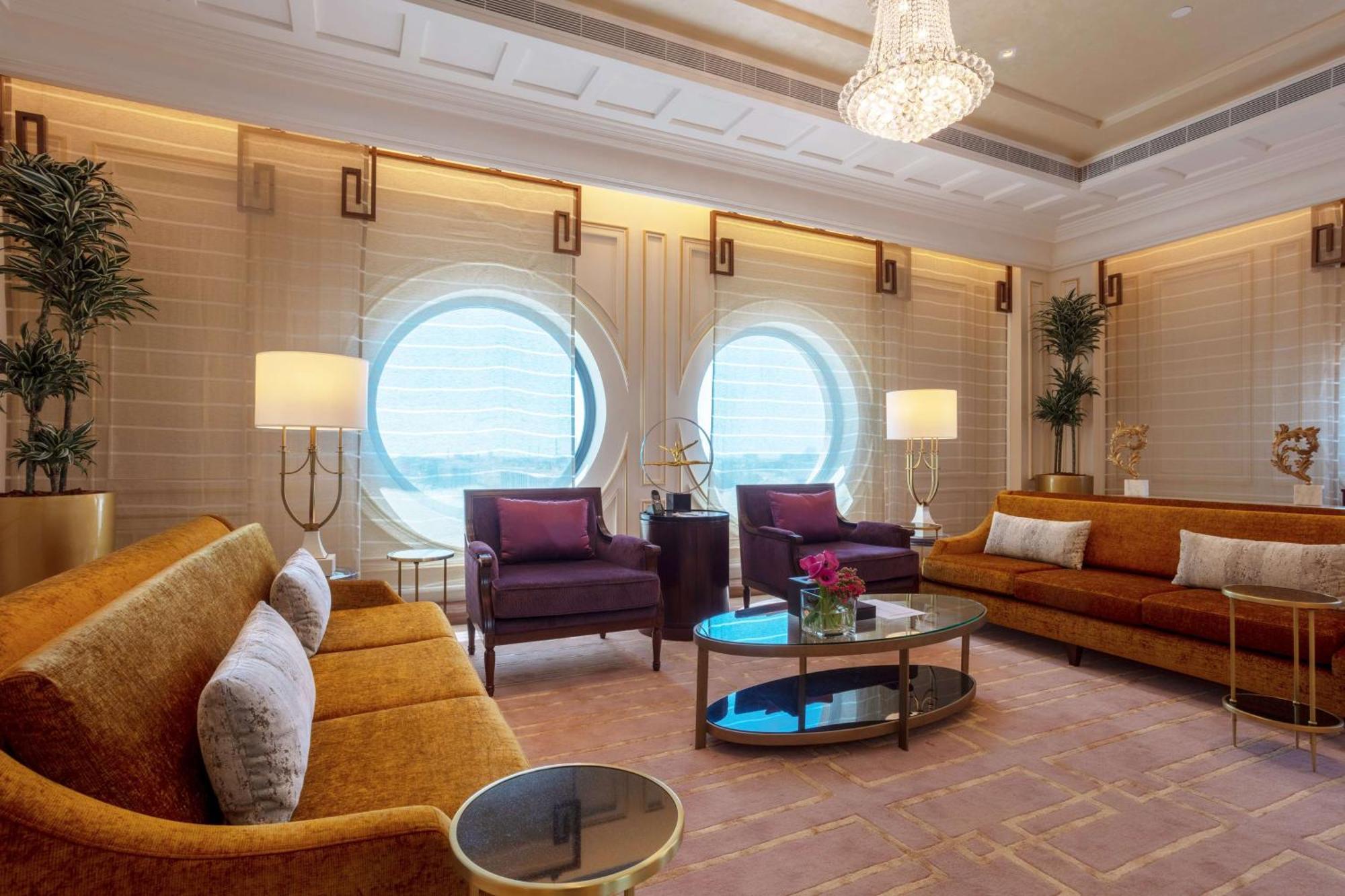 The Hotel Galleria Jeddah, Curio Collection By Hilton Exteriér fotografie The living room of the Presidential Suite