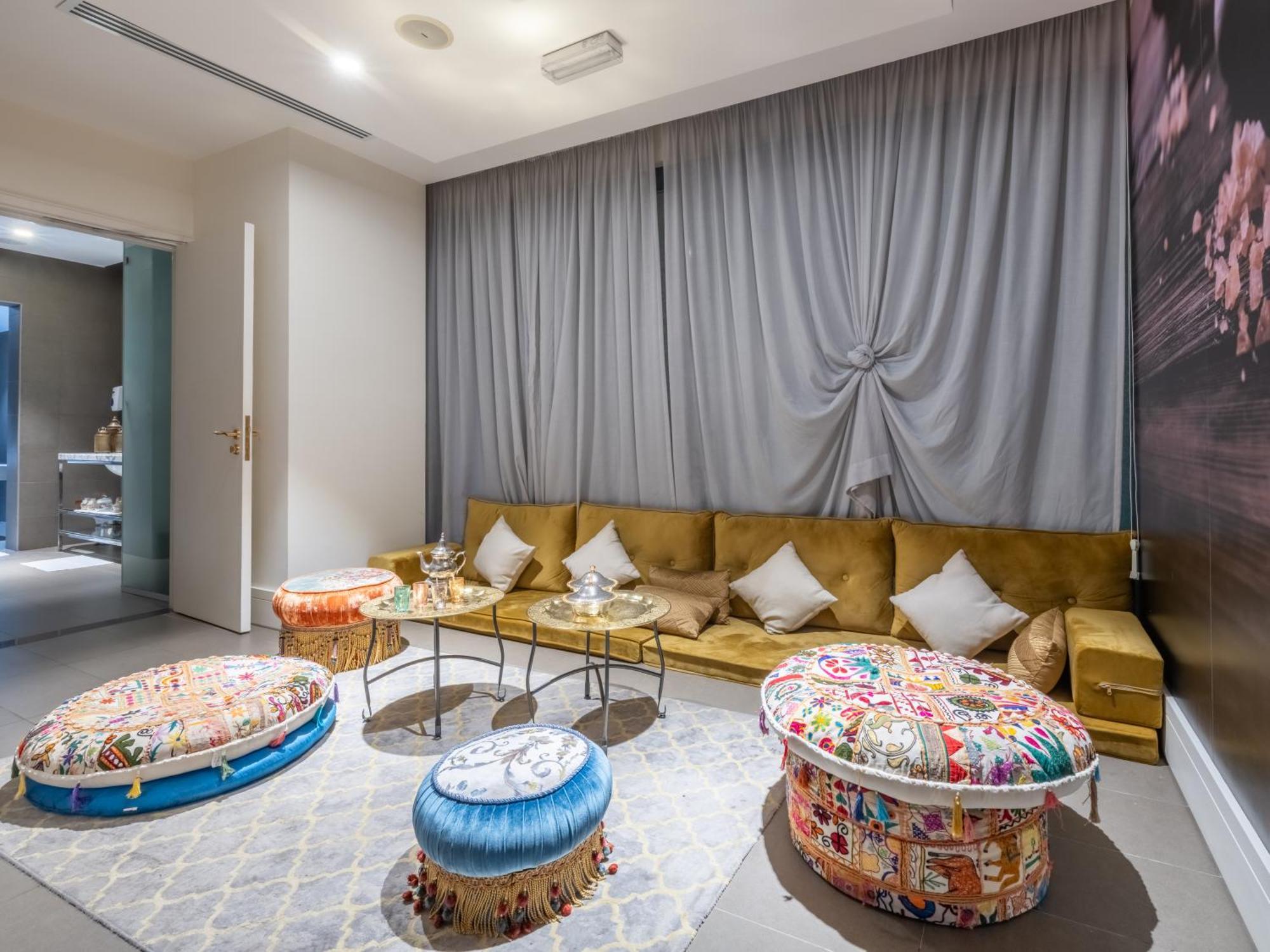 The Hotel Galleria Jeddah, Curio Collection By Hilton Exteriér fotografie The interior of the 2018 edition of the Middle East Hotel Show