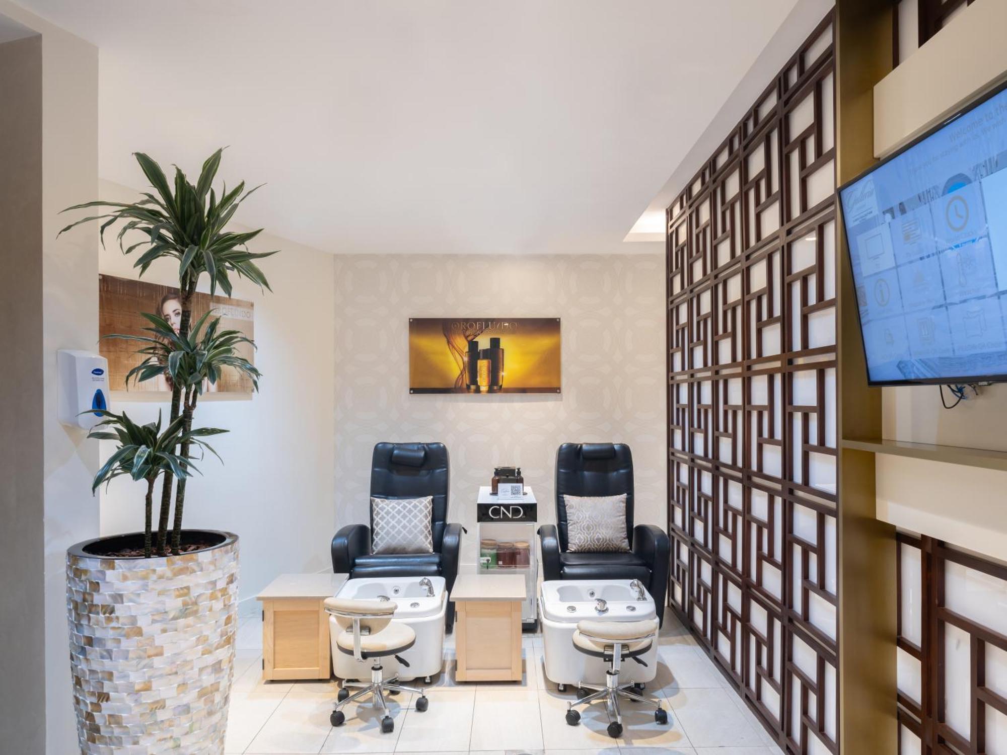 The Hotel Galleria Jeddah, Curio Collection By Hilton Exteriér fotografie The interior of a nail salon