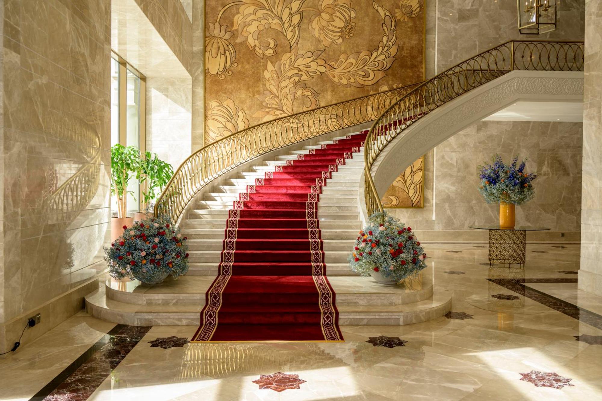 The Hotel Galleria Jeddah, Curio Collection By Hilton Exteriér fotografie The staircase of the hotel