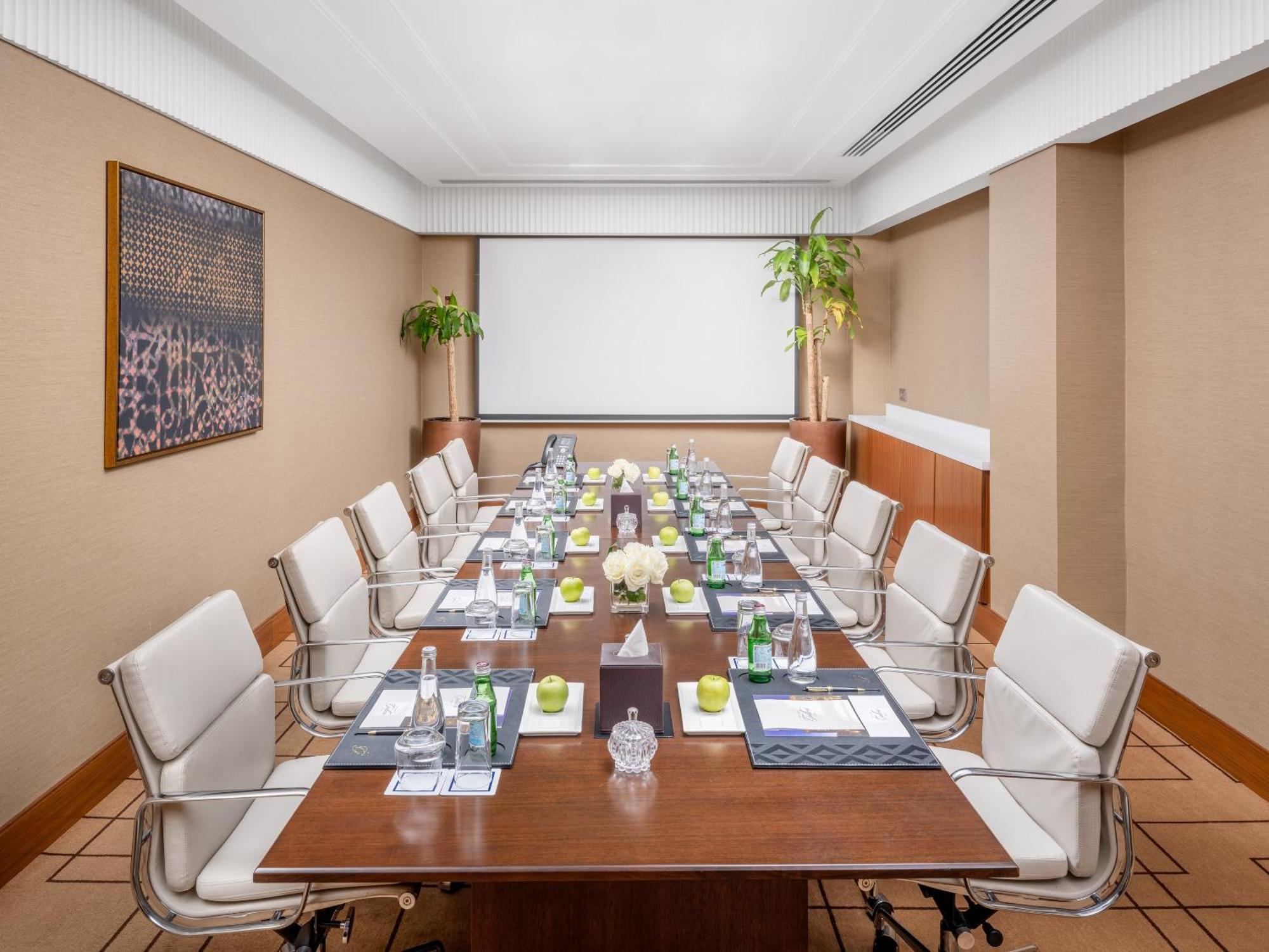 The Hotel Galleria Jeddah, Curio Collection By Hilton Exteriér fotografie Meeting room